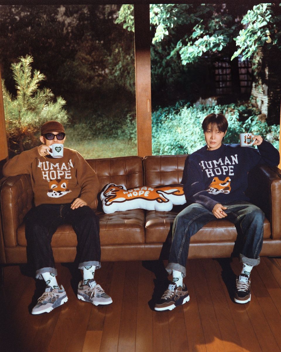 wwd_jp's tweet image. 【本日発売】「ヒューマンメイド」とBTSのj-hopeがコラボ ジャケットやラグなど全10型
wwdjapan.com/articles/22632…