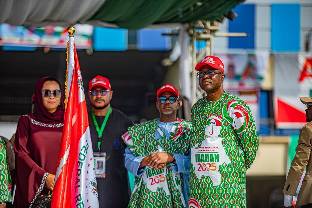 2027 Presidency: 

Nigerians Across the 36 States and Diaspora Unite Behind Engr. Seyi Makinde as the Undisputed Candidate for the 2027 Presidential Election.

#AFreshStart.
#VictoryIsSure

In a groundswell of popular demand never before witnessed in Nigeria’s Fourth Republic,