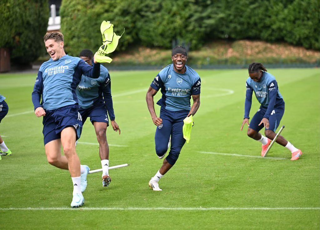 afc_central8's tweet photo. 😁 https://t.co/5Mbfn3Etyz