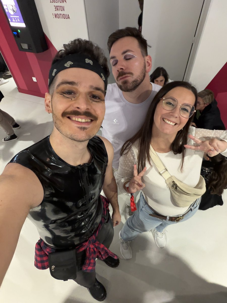 ValentinCut's tweet image. Automn mood  🍂🍁❤️

#friends #ladygaga #gay #couple