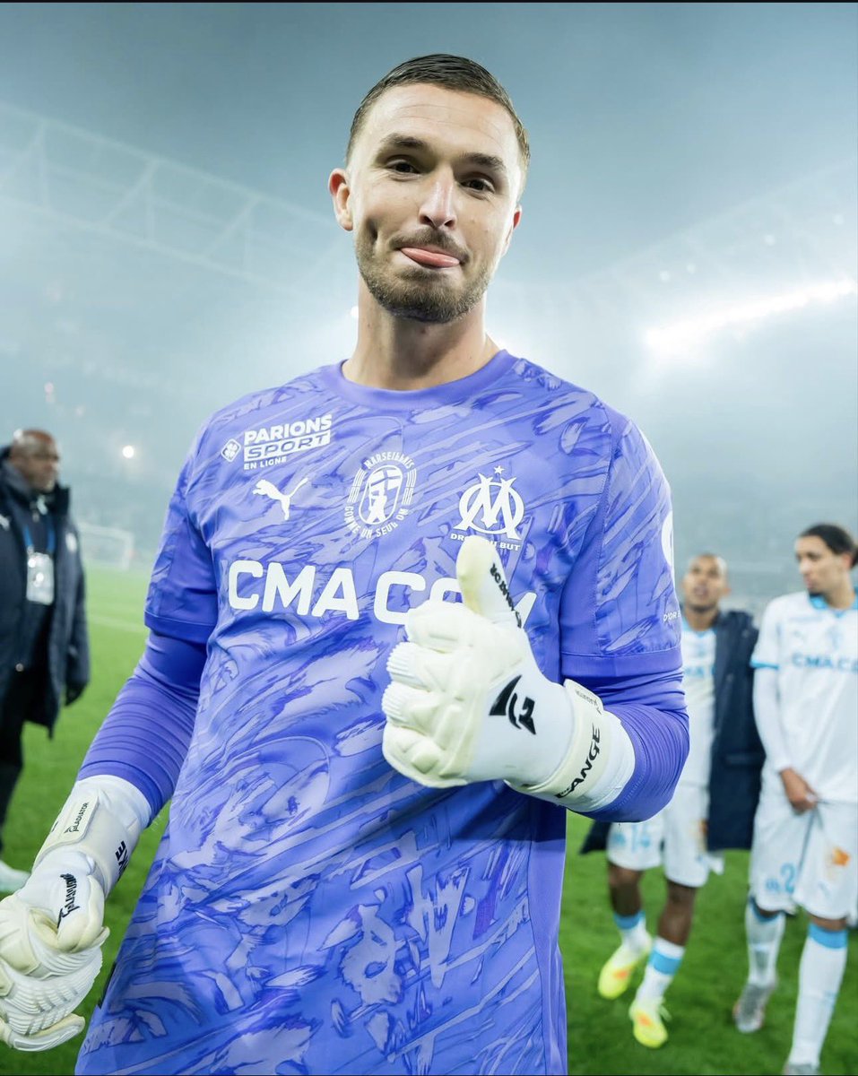 En 1 match, De Lange a fais ce que Lucas Chevalier n’a pas su faire en 16matchs 🤣🤣