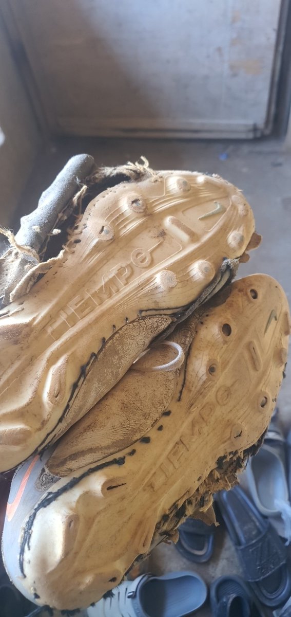 Abeg help me retweet this quote and likes 
Let me get this boot abeg 🙏🏾🙏🏾