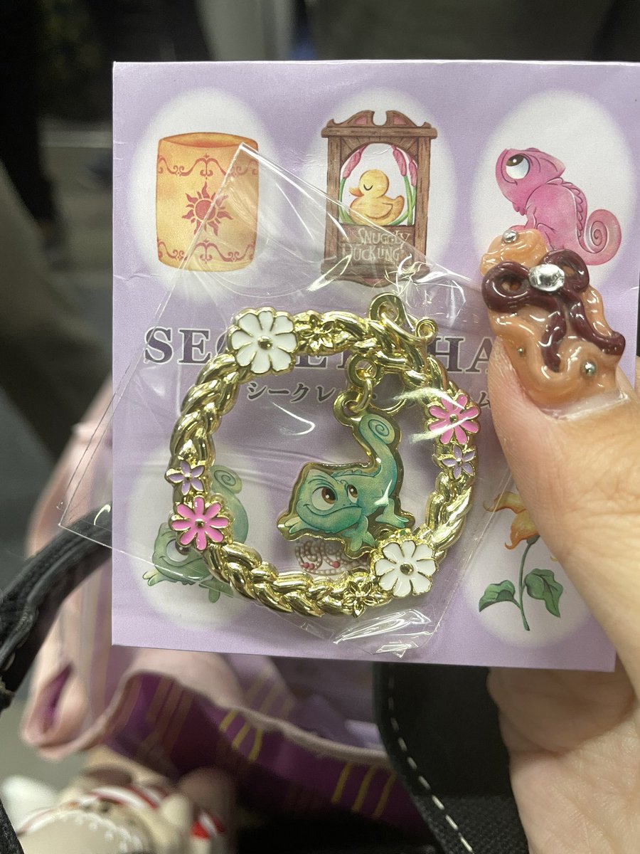 【交換】ディズニーストア 塔の上のラプンツェル 15周年 シークレットチャーム

【譲】パスカル(緑)
【求】ランタン

11/30陸インパ予定です。都内手渡し可。
お気軽にお声掛けください