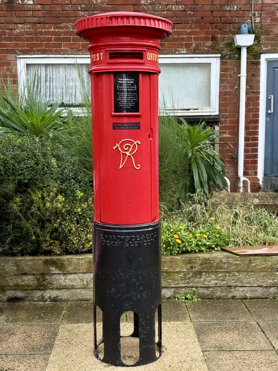 LShallott's tweet image. #postboxsaturday Cromer Painstakingly restored after being smashed in a traffic collision
