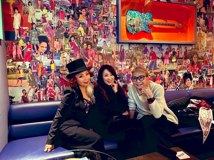 土曜日の夜　何が起切るの♪
昨夜も朝方まで皆様ありがとうございました♪ 本日も赤坂フラワーズでお会いしましょう。flowers-akasaka.jp BAR FLOWERS 赤坂フラワーズ 赤坂見附徒歩3分