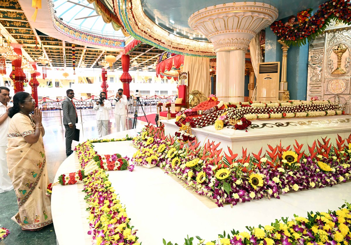 rashtrapatibhvn's tweet photo. President Droupadi Murmu graced the special event to commemorate centenary celebration of Sri Sathya Sai Baba at Prasanthi Nilayam, Puttaparthi, Andhra Pradesh. The President said that Sri Sathya Sai Baba linked spirituality with selfless service and personal transformation, inspiring millions to follow the path of service. She stated that nation-building is the duty of all organisations in accordance with the spirit of ‘Nation First’. Their contribution will help achieve our goal of making India Viksit Bharat@2047.