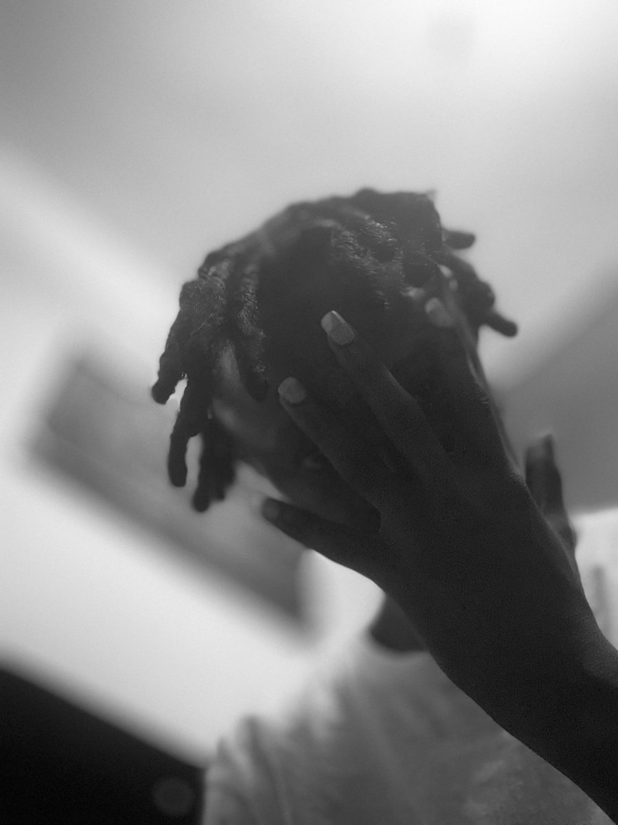 DavyCruze's tweet image. Reply with a pic of you  in black and white  🌚 #fypviraltwitter  #pic  #Trending  #talk