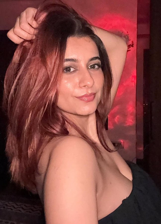 G6WIPnRbMAALUP3?format=jpg&name=900x900