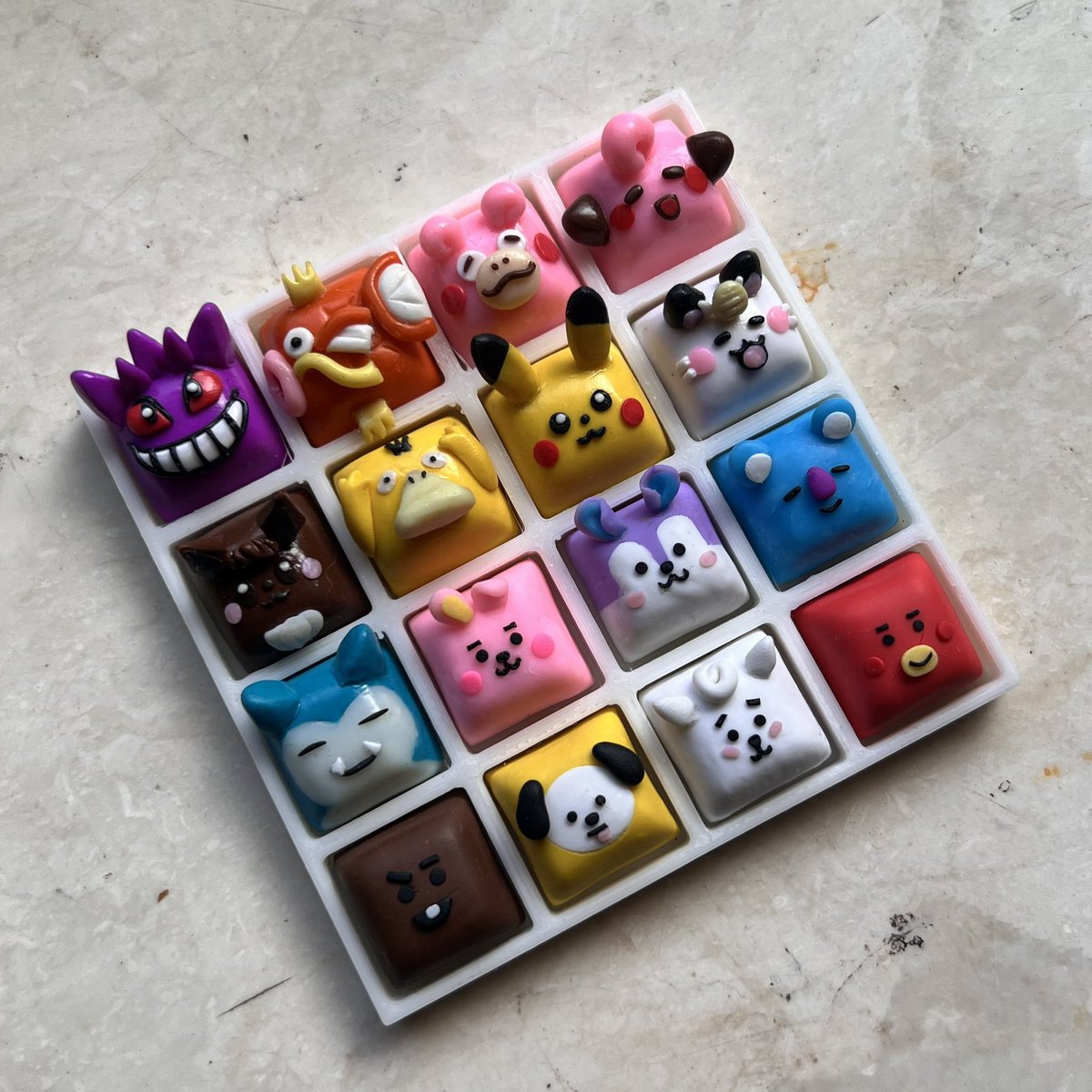jigers19's tweet image. Keycap collections I handcrafted my self. Available for preorder per piece or as a set 🤍