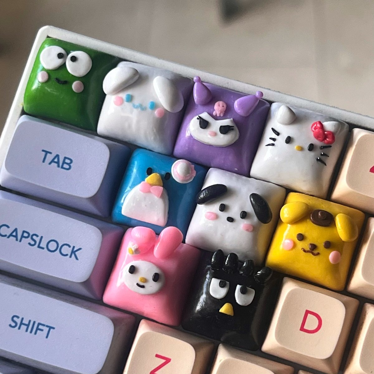 jigers19's tweet image. Keycap collections I handcrafted my self. Available for preorder per piece or as a set 🤍