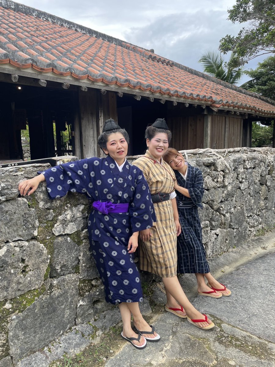 kijimuna_ryukyu's tweet image. 5時半なったから帰ろ〜ね〜🌇
運転気をつけてよ〜🚗💨

こんばんは＾＾沖縄の琉球村です🌺
本日もご来園ありがとうございました😊

だんだん暗くなる時間が早くなってきましたね🌙
お帰りの運転はどうぞお気をつけくださいませ٩( ‘ω’ )و✨