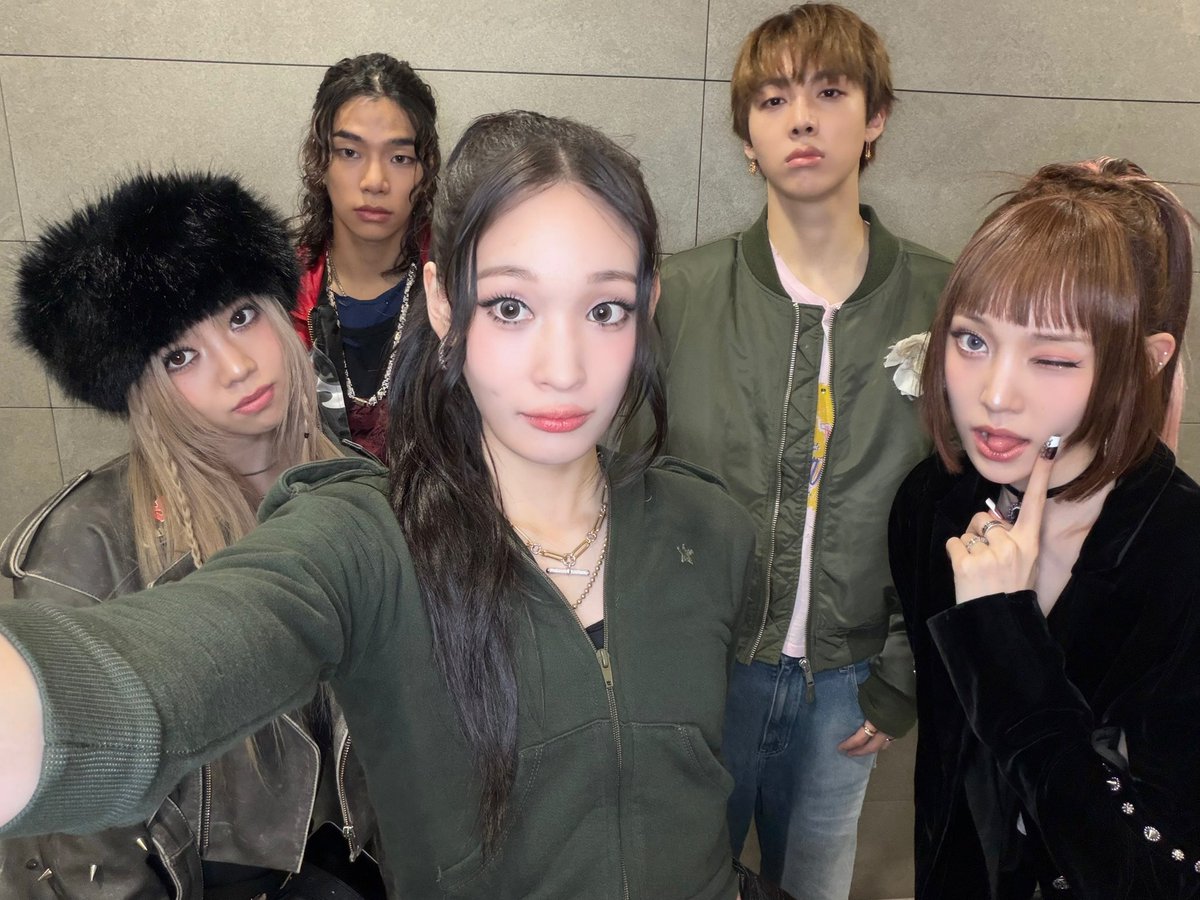 ALLDAY_PROJECT's tweet image. [📸] 251122 #TO_DAY

MBC 쇼! 음악중심 1️⃣🔄

#ALLDAYPROJECT #ADP #올데이프로젝트
#ONEMORETIME
#THEBLACKLABEL #더블랙레이블