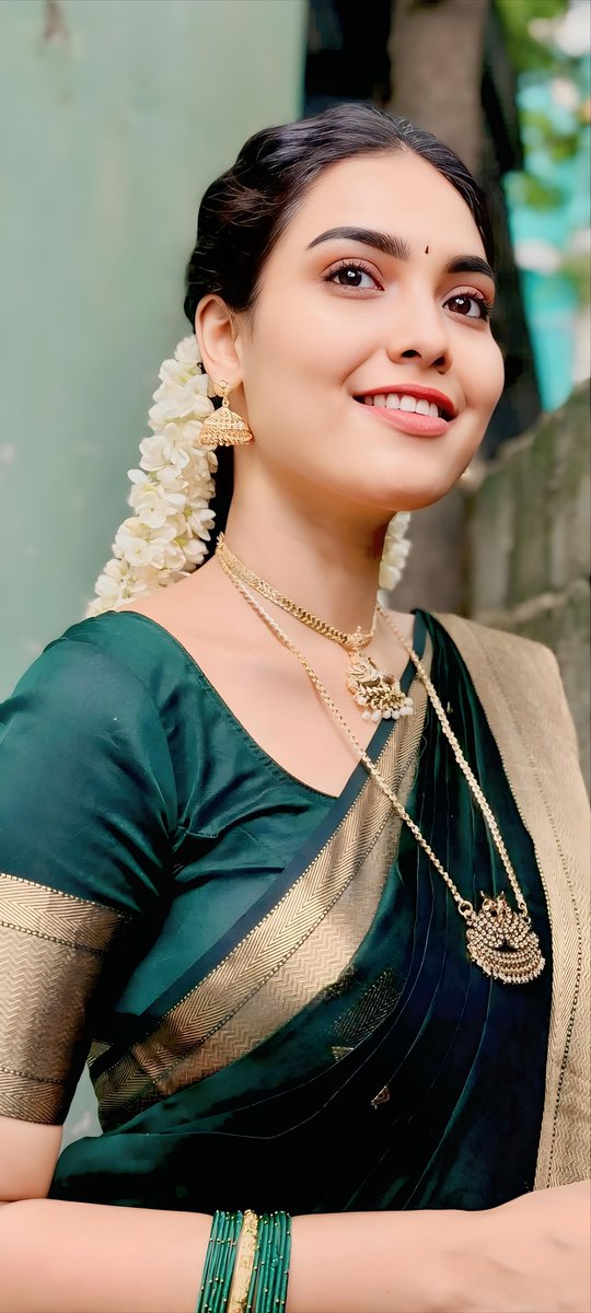 WallpaperIndian's tweet image. 👑 Pavithra Janani 💚

#Pavithra #PavithraJanani