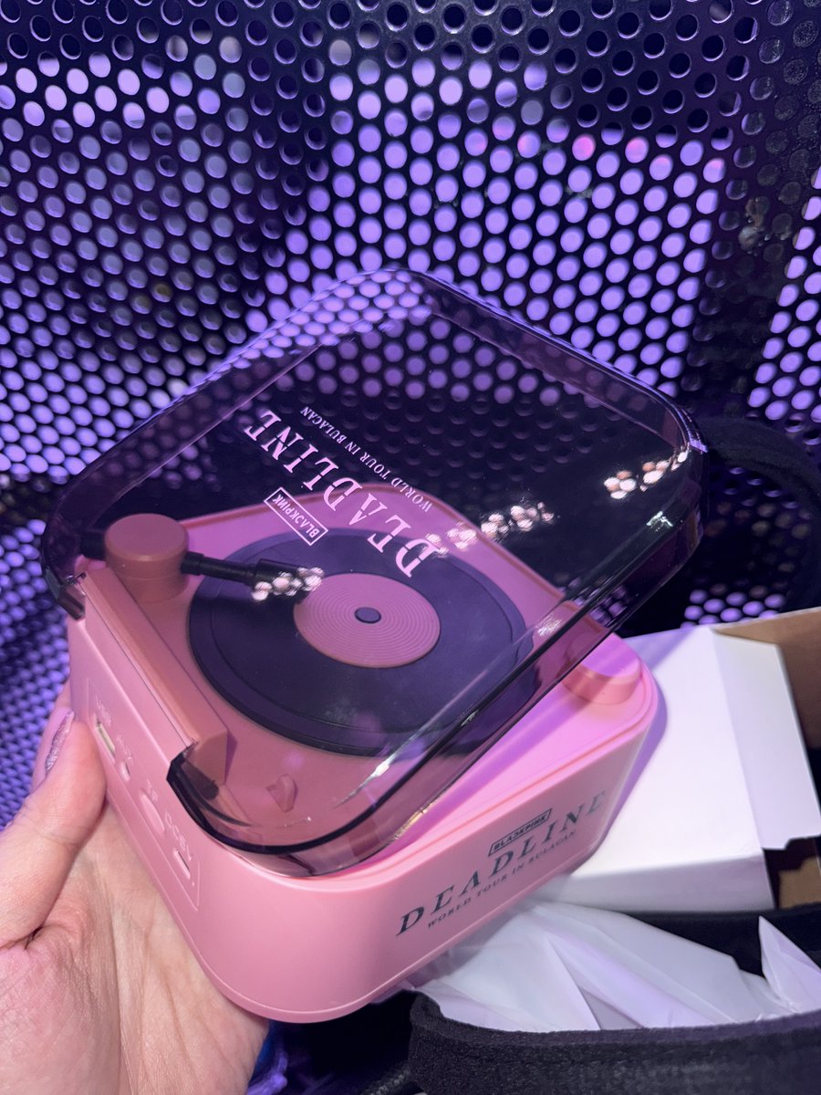 gae4jenniekim's tweet image. GRABE IMPROVEMENT NG LNPH HA ANG GANDA NG BLUETOOTH SPEAKER 😍