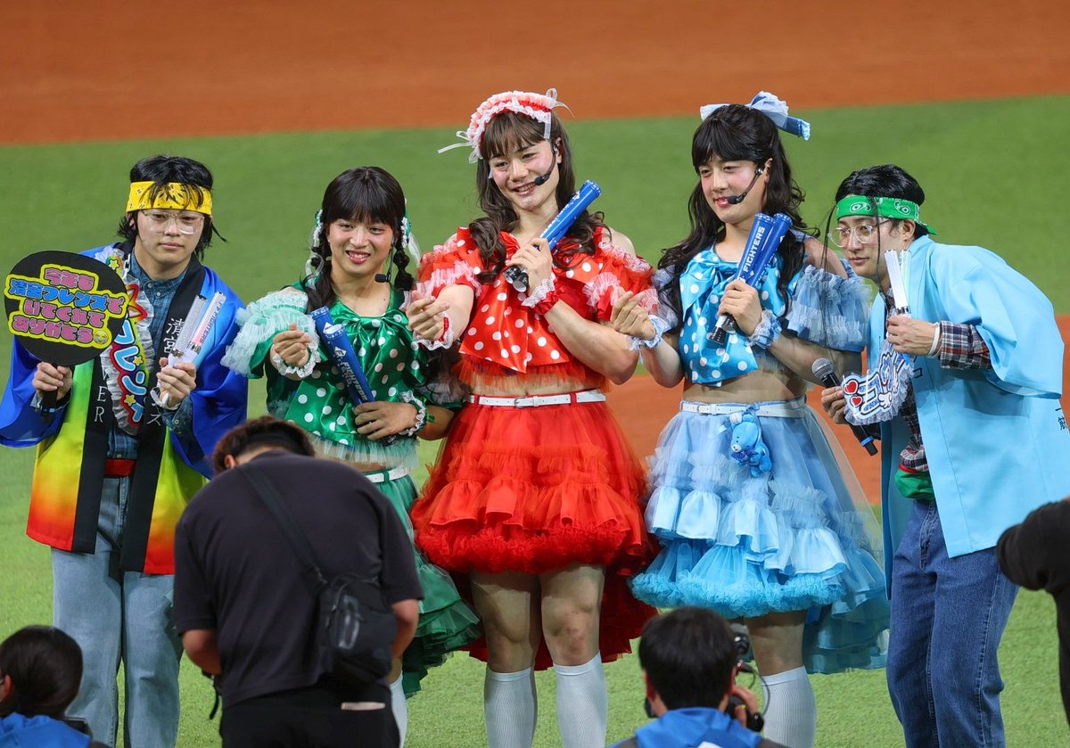 _yagiza1227's tweet photo. 清宮フレンズ オタク達❣️❣️❣️

#清宮幸太郎 #北山亘基 #山本拓実 #淺間大基 #田宮裕涼
#lovefighters #FFES2025 https://t.co/OIjuU1ue3g