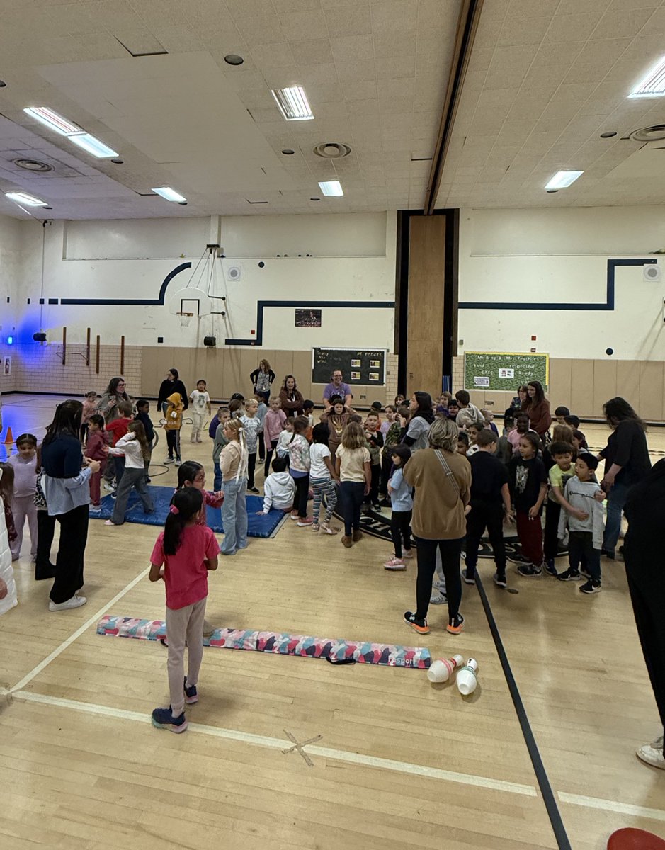 carly_lutz's tweet image. WES Best Buddies had their 1st meeting and we are so excited for all the friendships that will be made this year! 💜