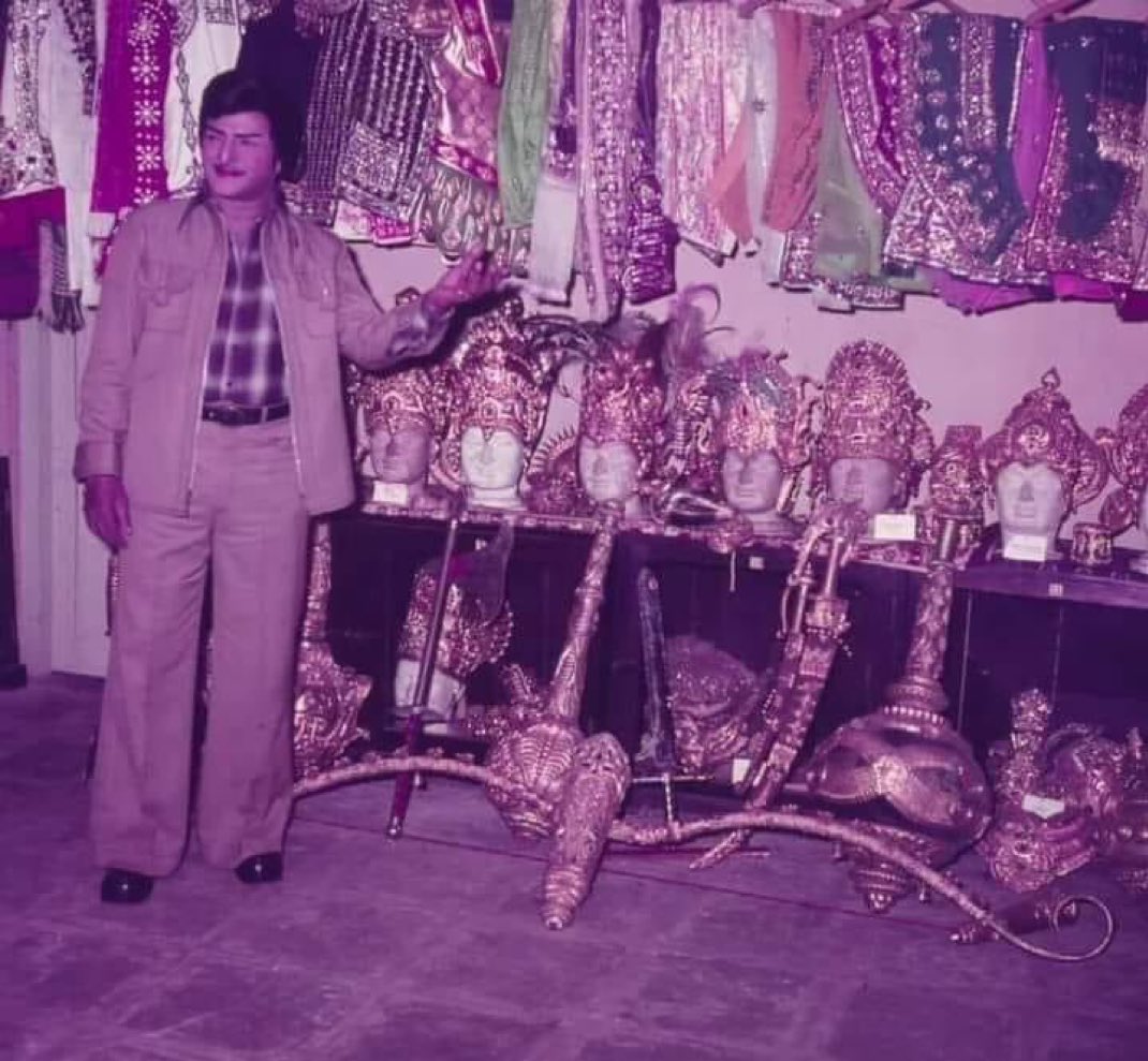 ssmbrealfan's tweet image. Walks away with all set lo saamaanlu
😂😂😂