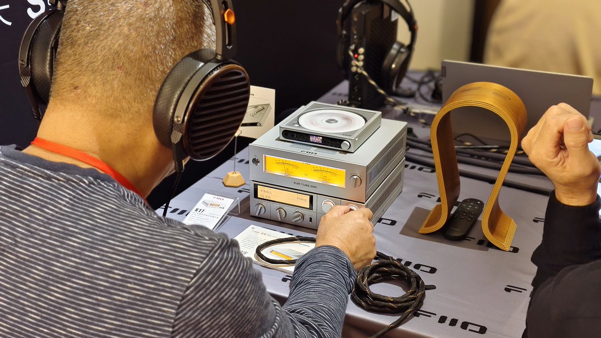FiioWillson's tweet image. New CD Player FiiO DM15R2R HOT IN Taipei! #cd #cdplayer #fiio #hifi