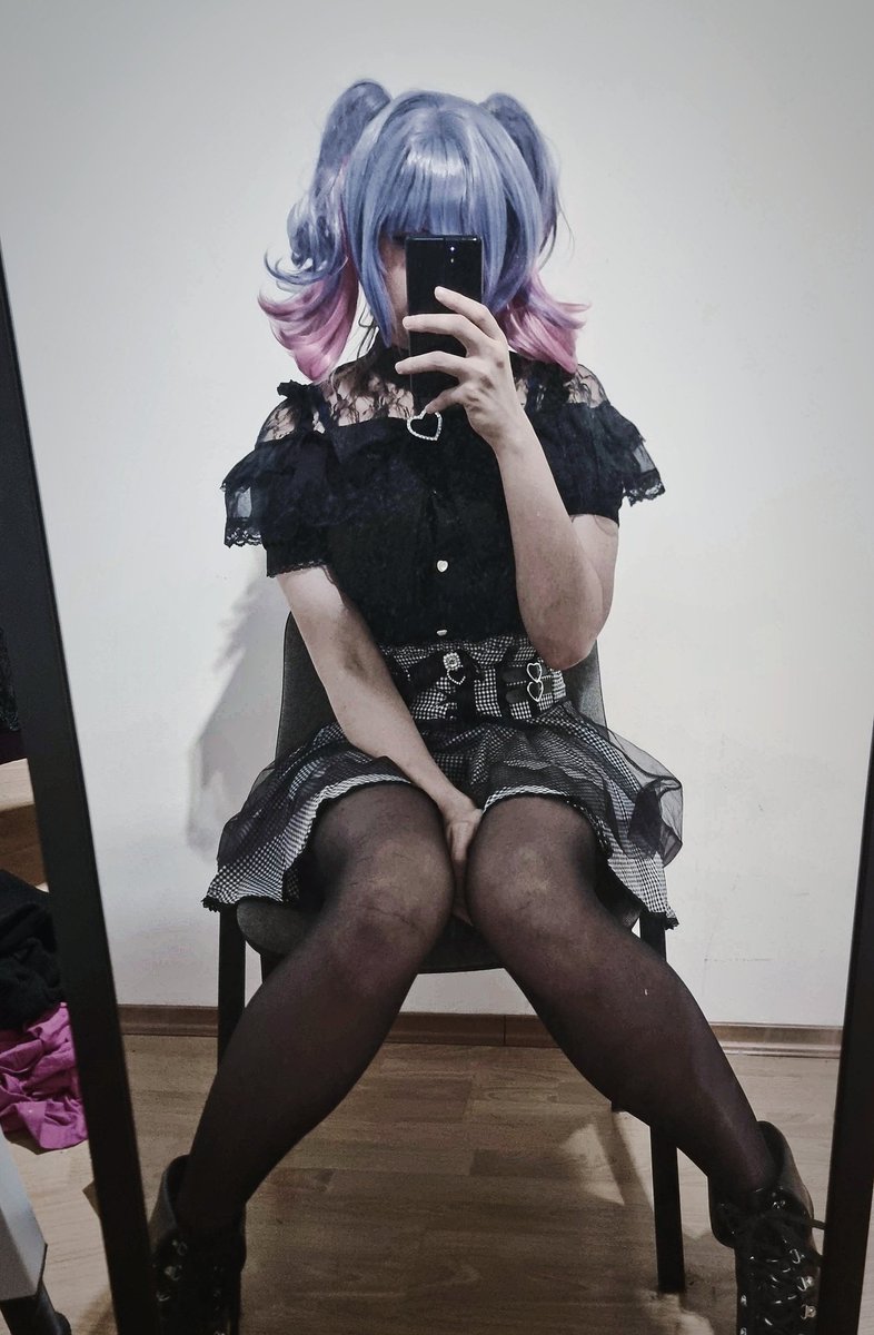 djneyoru's tweet image. i lost a bet and i was forced to wear this (i&apos;m a guy btw) ♂️