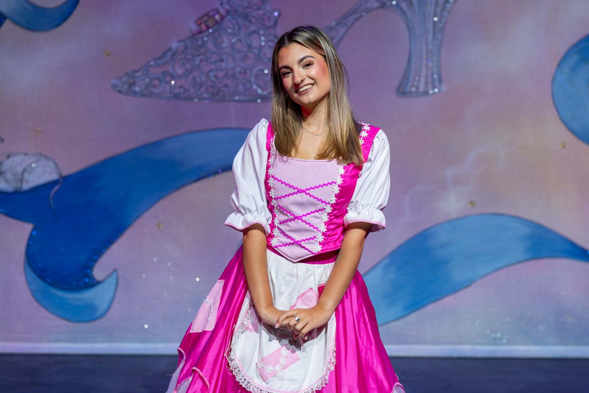 ChequerMead's tweet image. ⏰  Just 2 WEEKS TO GO until the curtain rises on Cinderella at Chequer Mead! 🎭

📆 6 Dec 2025 – 4 Jan 2026
🎟️ chequermead.co.uk/shows/cinderel…

#CinderellaPanto #ChristmasMagic #PantoSeason #EastGrinstead #ChequerMead