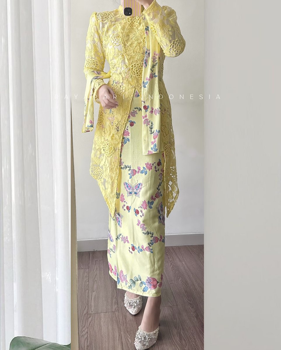 btflfairy's tweet photo. beautiful kebaya from local brands
— a thread https://t.co/Q6SLNtjuAS