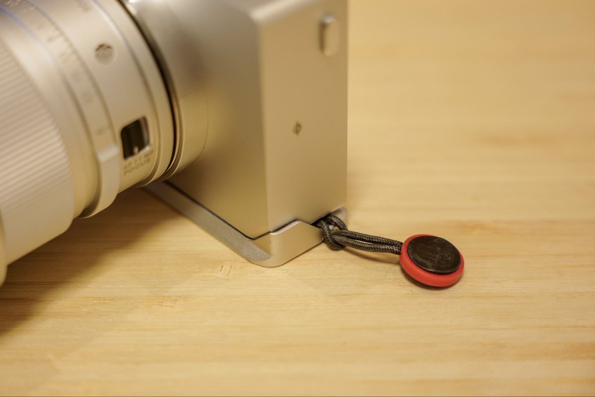 tsutomukun's tweet image. Sigma BF用に作られたTILTAのカメラゲージをヤスリでガリガリ削って両吊りできるようにしてみた。

#SigmaBF