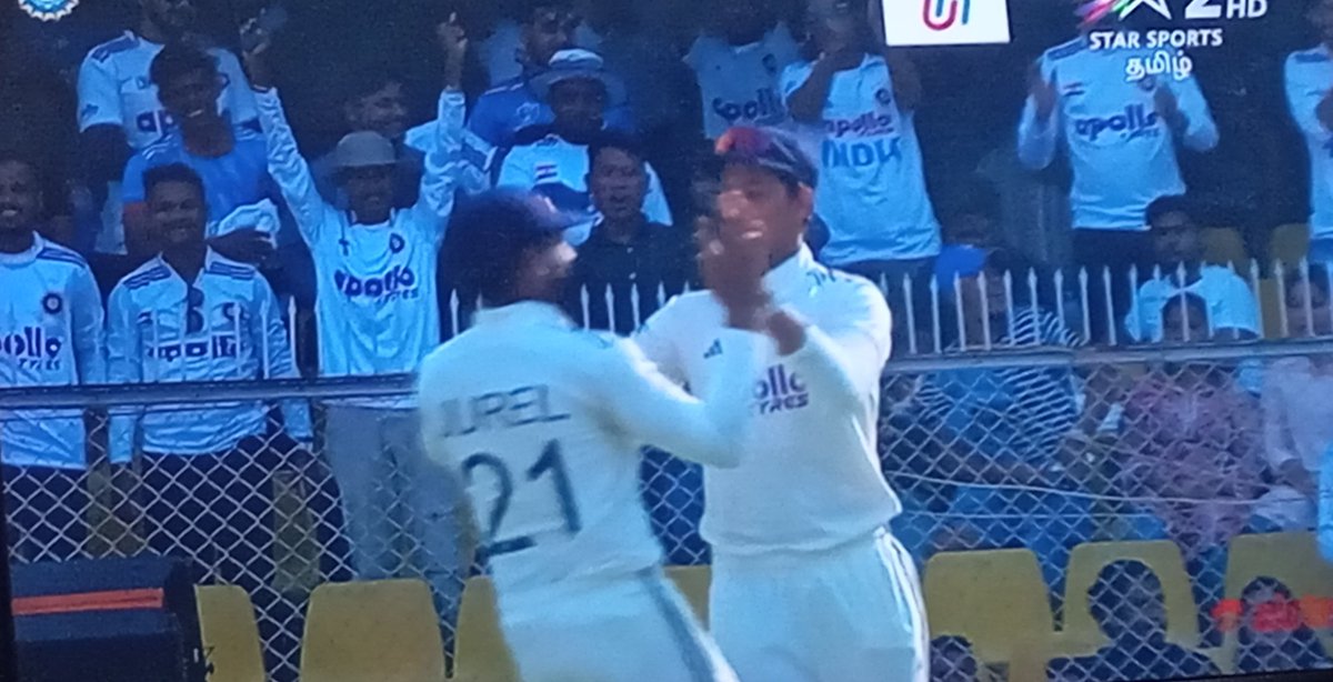 Akaran_1's tweet photo. SIR RAVINDRA JADEJA BREAKS THE PARTNERSHIP! ⚡🏏

- Temba Bavuma dismissed for 41, ending a solid innings from the South Africa skipper.

Great catch from Yashasvi Jaiswal! 

#RavindraJadeja #INDvsSA #TestCricket #GuwahatiTest #WicketAlert #CricketHighlights https://t.co/hJtzfWR4Yk