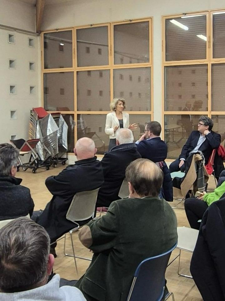 Présent hier soir à la réunion publique du Val de l’Aurence : de nombreux habitants ont exprimé leurs questions sur la tranquillité du quartier, les mobilités, les espaces publics, la place des jeunes et la vie associative. Merci pour ces échanges utiles et constructifs.
#Limoges