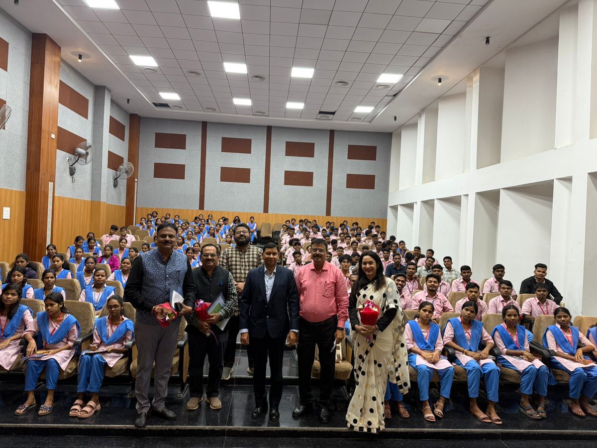 kissfoundation's tweet image. KISS DU held the Induction Ceremony for Super–85 (2025–26) on 15th November 2025, marking the start of an empowering preparation journey for Civil Services and other competitive examinations. The initiative reflects the vision of Hon’ble Founder Dr. Achyuta Samanta, reaffirming…