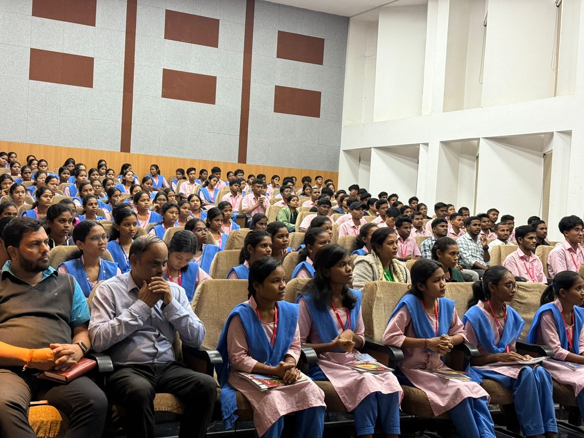 kissfoundation's tweet image. KISS DU held the Induction Ceremony for Super–85 (2025–26) on 15th November 2025, marking the start of an empowering preparation journey for Civil Services and other competitive examinations. The initiative reflects the vision of Hon’ble Founder Dr. Achyuta Samanta, reaffirming…