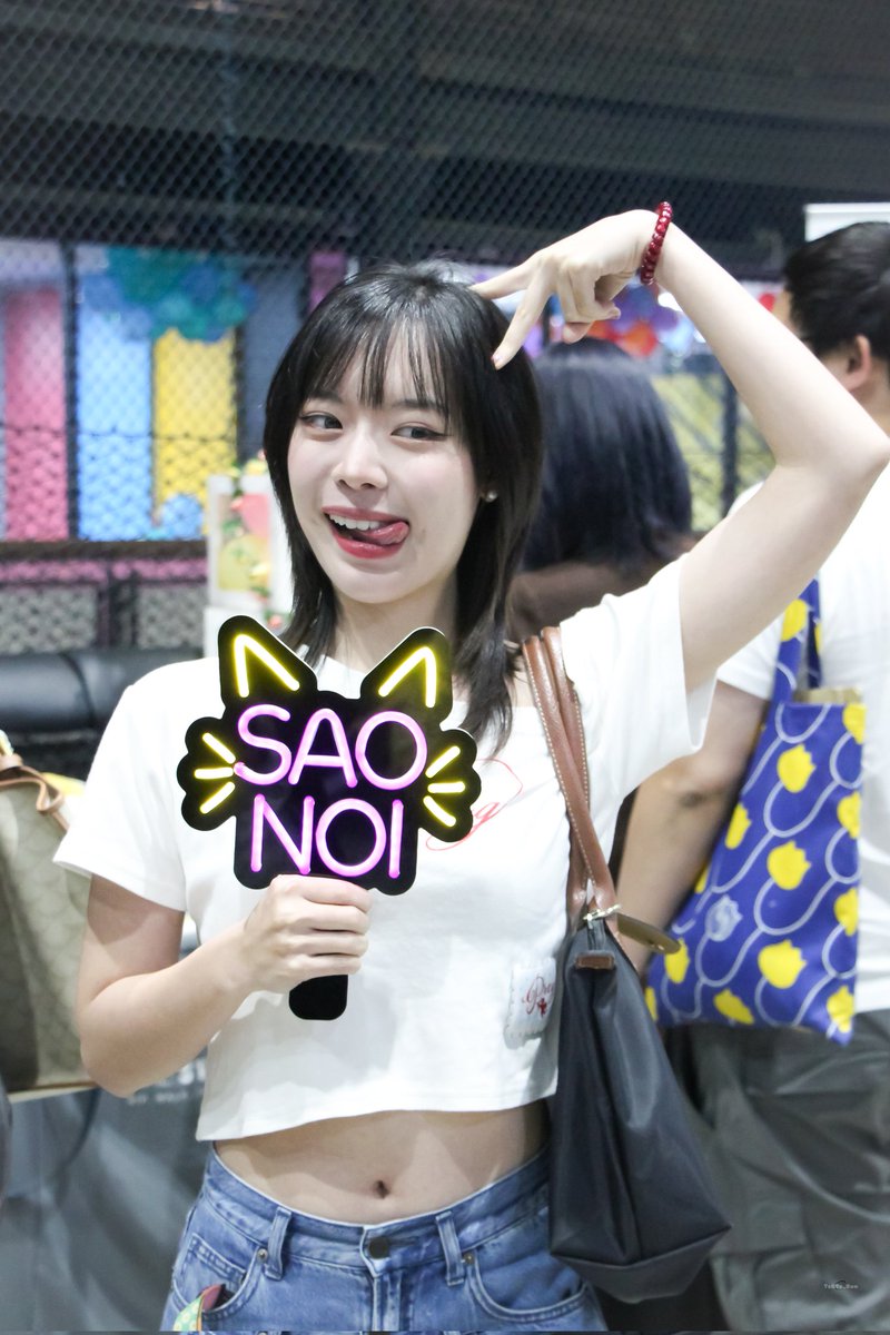 Tokto_Kun's tweet photo. 😋

BNK48 Team Trainee Saonoi's Birthday Stage  (15/11/2568)

#Supizy #Gigy https://t.co/z6jWPYskVn