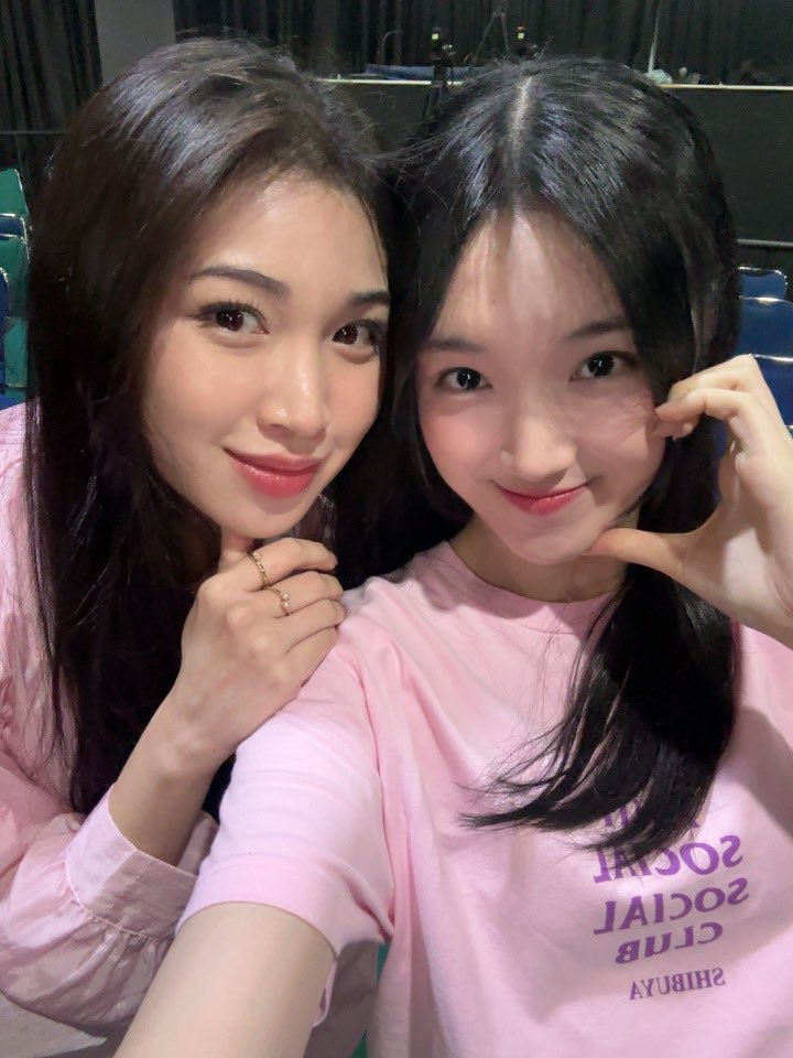 Delynn_JKT48's tweet image. Aku tau ini berat, tapi kalian udah harus belajar menerima 🙏🏻