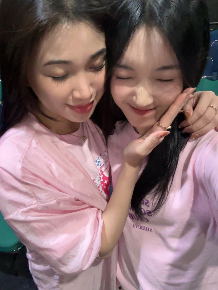 Delynn_JKT48's tweet image. Aku tau ini berat, tapi kalian udah harus belajar menerima 🙏🏻