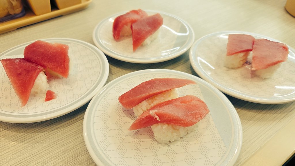 minahiro_sc's tweet image. 昨日久々に食べた『はま寿司』

回転寿司に行ったら、
マグロ·エビ·サーモンは欠かせない。
『寿司といったらコレだろ！』っていう
おすすめのネタがあれば教えてくだせ！

というわけで明日は、
#りっちらんど上尾店 様へ。
ぺるさん·みーまる·自分のトリプル収録！
#PR