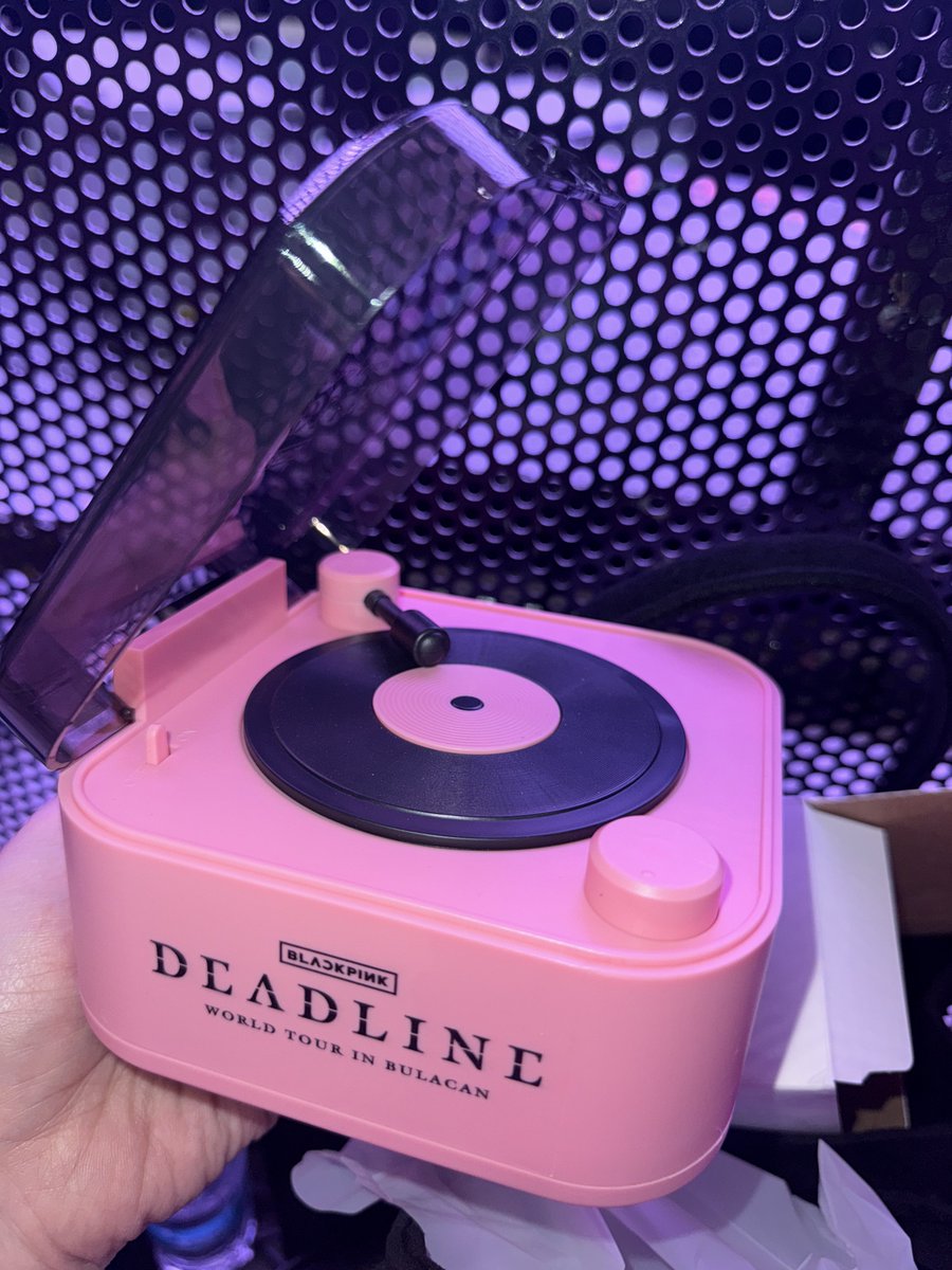 gae4jenniekim's tweet image. GRABE IMPROVEMENT NG LNPH HA ANG GANDA NG BLUETOOTH SPEAKER 😍