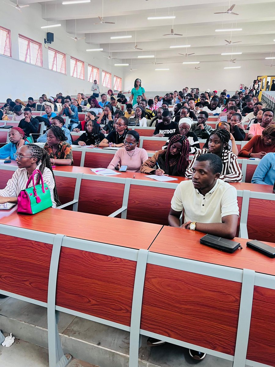 Ibandagrace's tweet photo. #Sciences: Conférence inaugurale/ Master en Droit du Numérique (UPL)
Un moment fort pour la Faculté de Droit, la séance inaugurale du Master en Droit du Numérique, animée par le Dr @Kandolo_ ,l’un des initiateurs de ce programme et Chef de département.
La présence de Maître #Johnny_LUNDA a également donné un relief particulier à cette rencontre, confirmant l’importance stratégique de cette nouvelle filière pour la formation des juristes de demain.
Une ouverture inspirante, qui marque officiellement le début d’une aventure académique résolument tournée vers l’avenir numérique de la RDC.
@droitnumCD @KANDOLOFelix @econonumerique @zlecafrica @AFRICA24TV @ReutersAfrica @wembi_steve @Katsuva_R @SADC_News