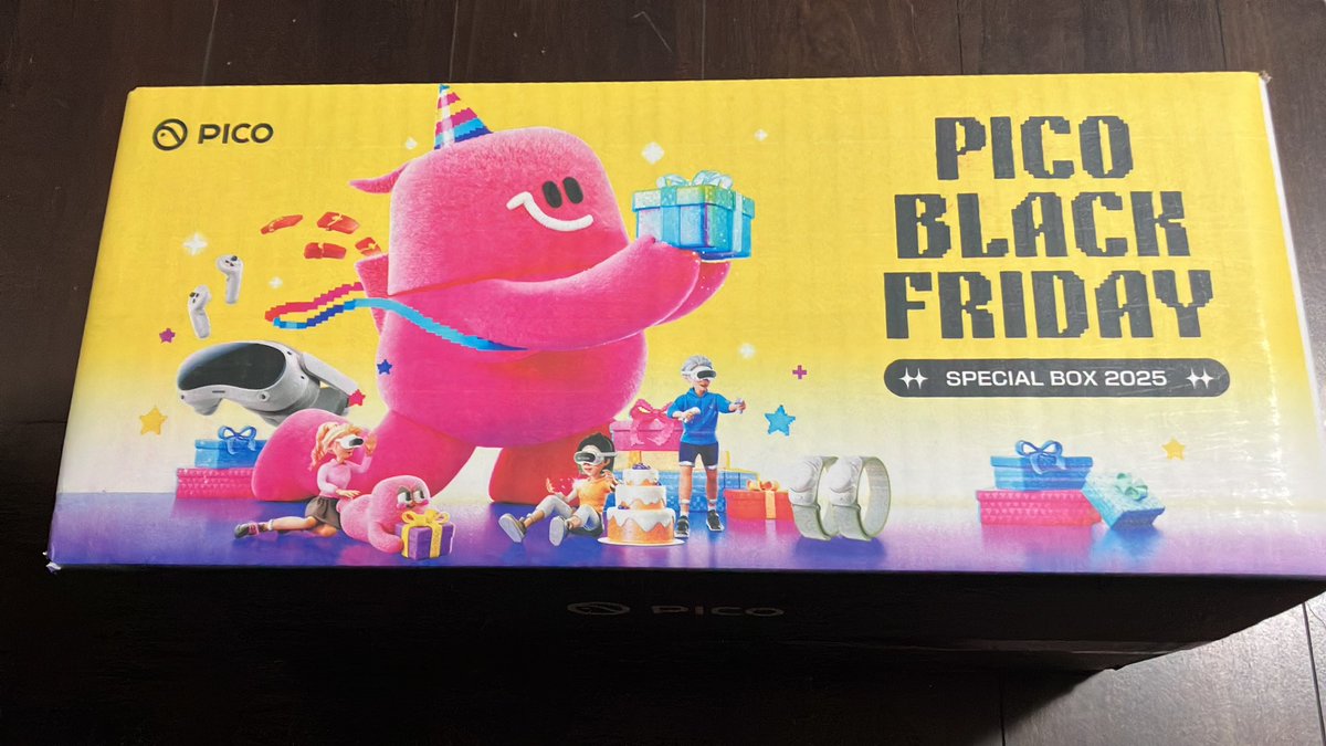 ETuzimura's tweet image. 届いた
なんか昼前には届いてたらしい
このピンク生物はなんなんだろう…
#pico4