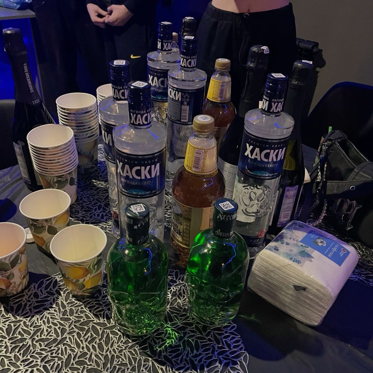 Last night i told ya i loved ya
Woke up, blamed it on the vodka