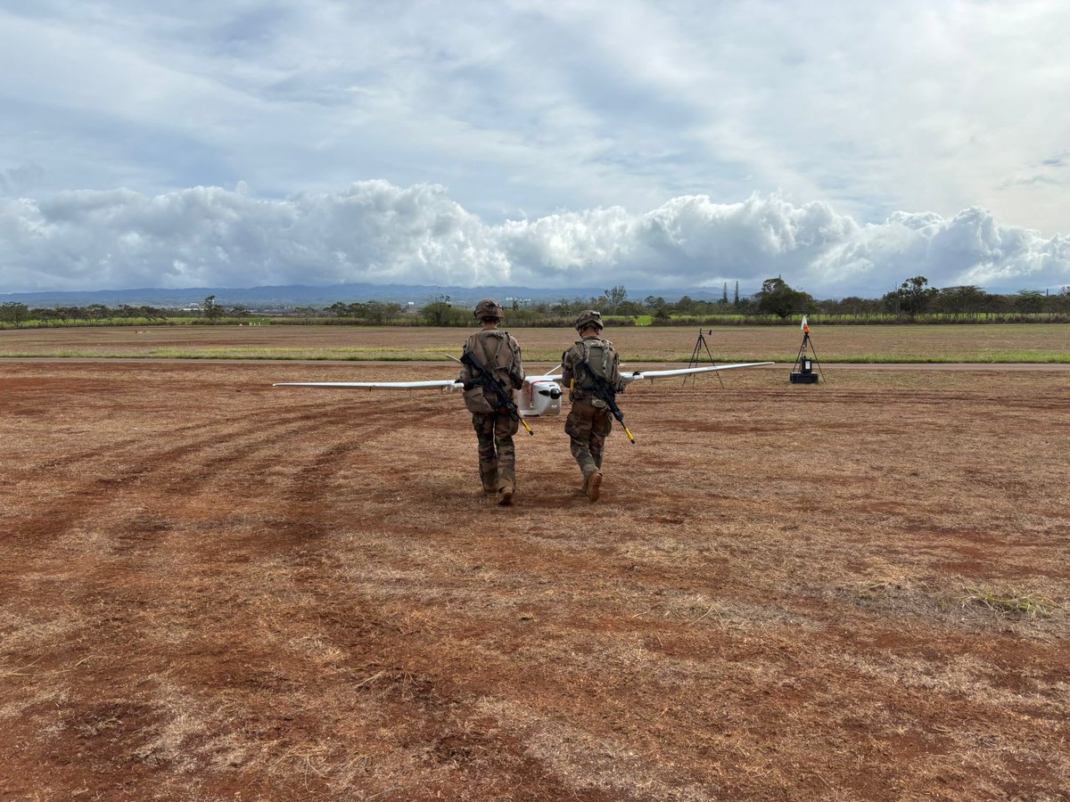 📍Hawaï | Fin de l'exercice 🇺🇸 #JPMRC pour les militaires 🇫🇷
 
✈️ Participation de parachutistes du régiment d'infanterie de marine du Pacifique des <a href="/FANC_Officiel/">Forces Armées en Nouvelle-Calédonie (FANC)</a> à l'ouverture d'un pont aérien sur l'archipel, entre Big Island et Honolulu 
⚔️ Engagement de marsouins du régiment