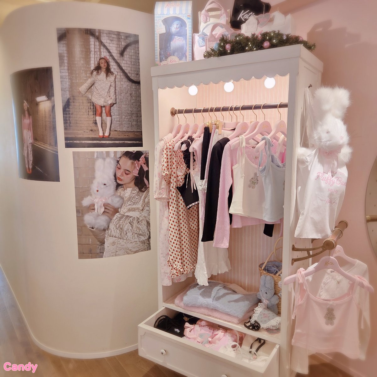 CandysDiner's tweet image. 🐇Katie Pop up store🕯️🎄

昨日仕事前にOPEN一番乗りでmichuさんと行って来た😉
うさぎだらけで可愛過ぎる空間でした💞
勿論MiMiも予約シタヨ🐰🩷