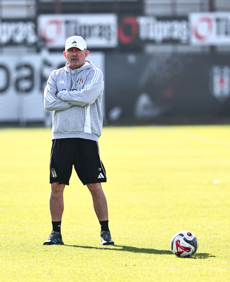 gundembjkcom's tweet image. 💥 Sergen Yalçın, Samsunspor Başkanı Yüksel Yıldırım&apos;ın sözlerini oyuncularına anlattı.

🗣️ Karşılaşmayı mutlaka kazanmalarını gerektiğini söyleyen Yalçın, “Gerekeni yapacaksınız ve taraftarınız önünde bu sözleri cezalandıracaksınız” ifadelerini kullandı. (Türkiye Gazetesi)