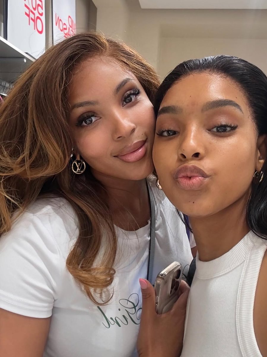 BlessingEze_'s tweet image. Let them wonder