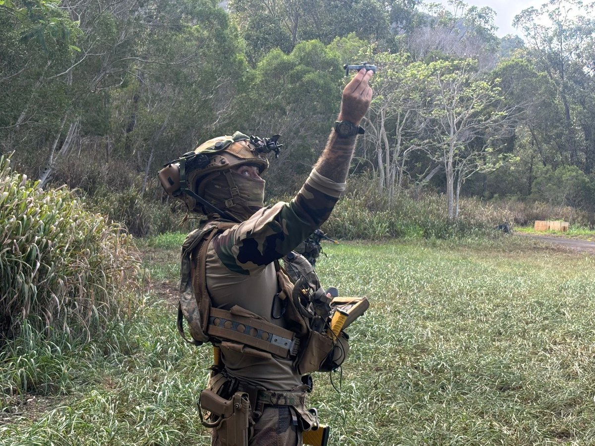 FrenchForces's tweet image. 📍Hawaii | End of exercise 🇺🇸 #JPMRC for 🇫🇷 soldiers

✈️ Participation of paratroopers from the Pacific Marine Infantry Regiment of the @FANC_Officiel in the opening of an airlift over the archipelago, between Big Island and Honolulu
⚔️ Engagement of marines from the Pacific…