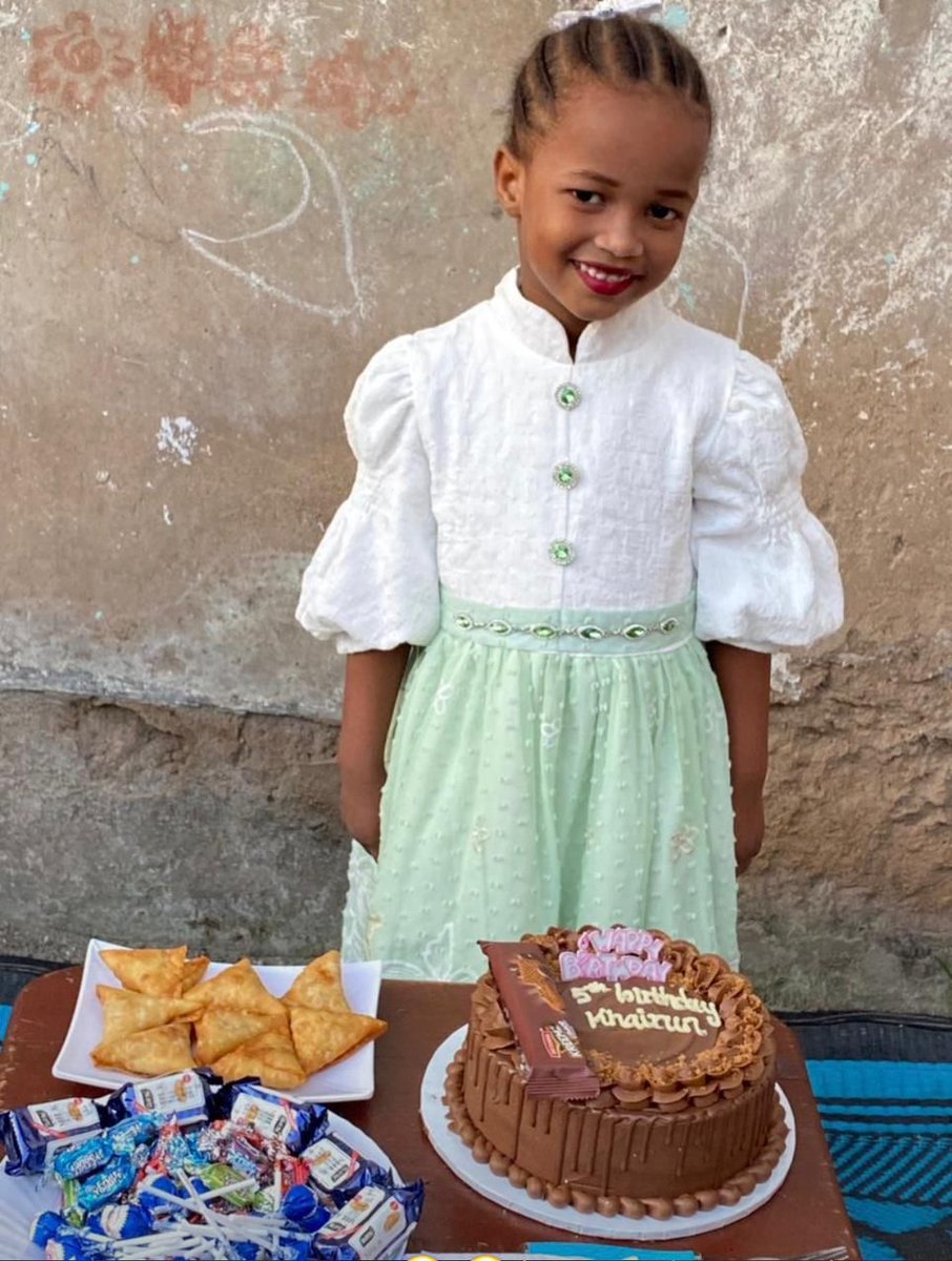 sholard_mancity's tweet image. My people, something deeply disturbing has happened in Mombasa, and we cannot stay silent.

This week, a 5-year-old girl named Khairun Hassan tragically lost her life under very unclear circumstances at a madrassa inside a mosque in Leisure, Nyali.

The story being given by the…