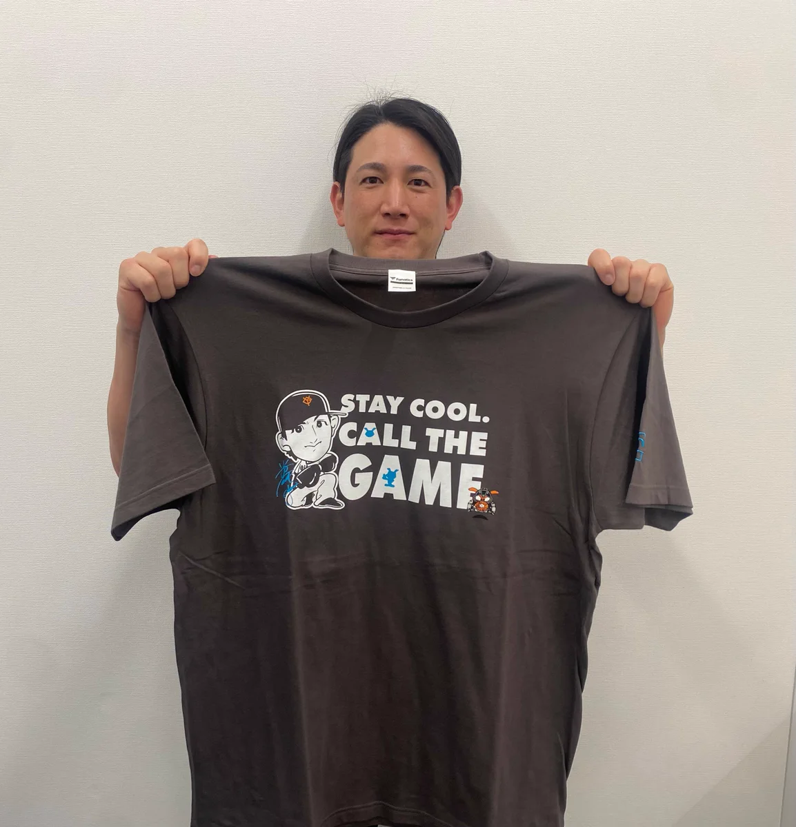 ジャイアンツ　小林誠司　選手プロデュースTシャツ　ライトベージュ　Sサイズ 読売巨人軍（ジャイアンツ）グッズ情報 on X: 