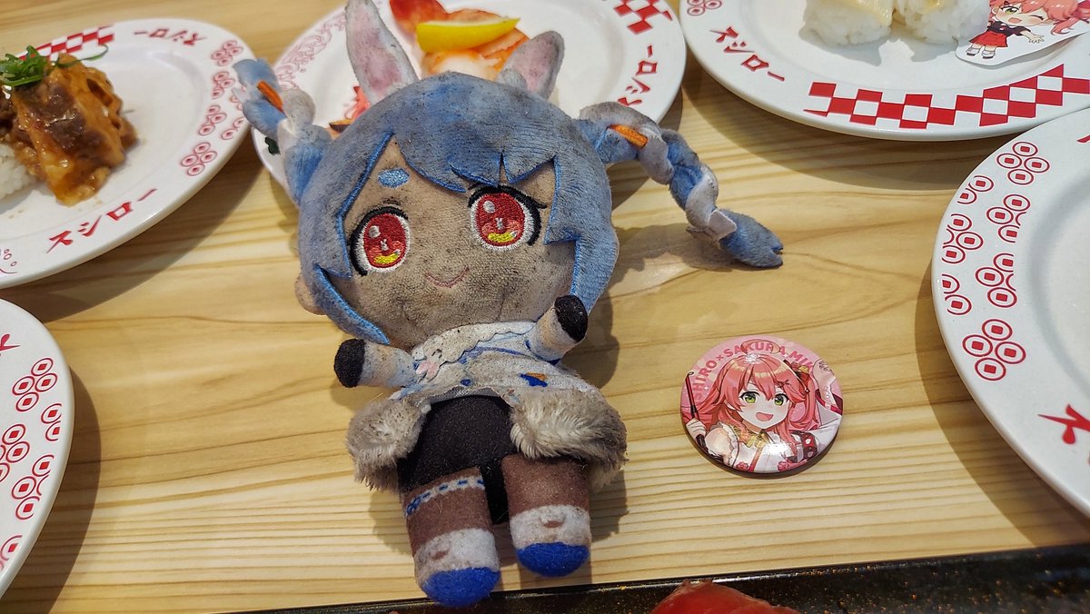 tonkatu_ouji's tweet image. にゃっはろ～
スシロー×さくらみこのコラボに行ってきたにぇ
お寿司おいしくて、ぺこらも喜んでたにぇ