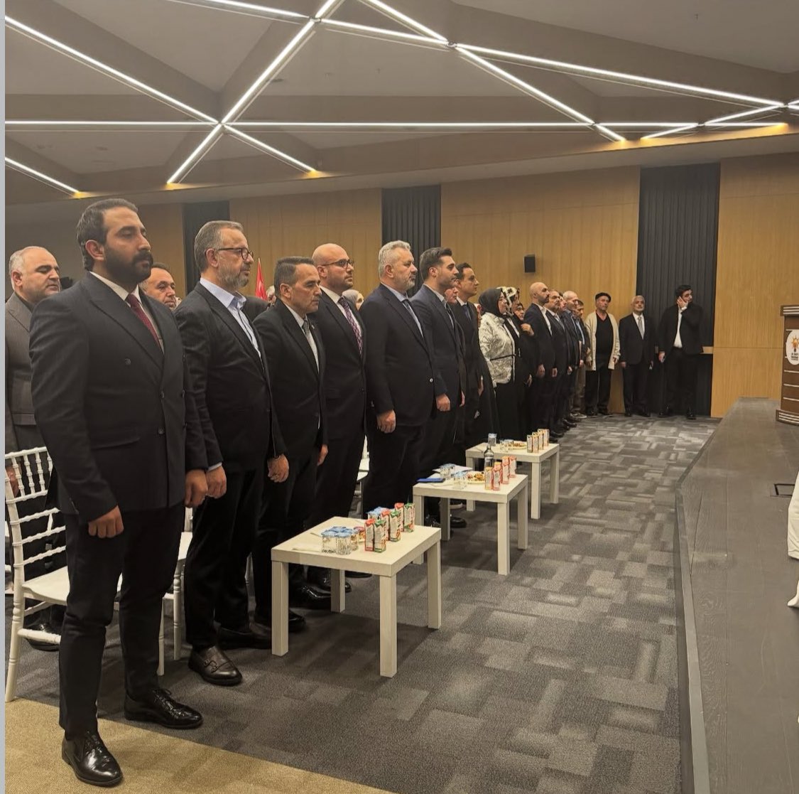 CBUSKUDAR's tweet photo. “Dün akşam yapılan danışma meclisimizin heyecanı ve motivasyonu gösteriyor ki; AK PARTİ Üsküdar Teşkilatımız,güçlü yapısıyla yarınların Üsküdar’ını inşa etmeye yeniden Üsküdar’ımızı hizmetlerle buluşturmaya kararlıdır.Daha büyük hedeflere yürümeye devam edeceğiz.”@TahaSaricaoglu https://t.co/ga5uNkMeNW
