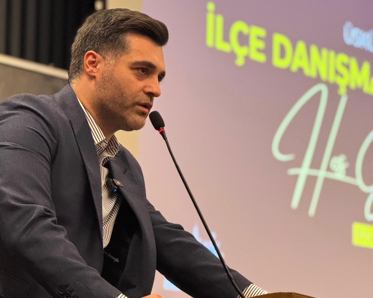 CBUSKUDAR's tweet photo. “Dün akşam yapılan danışma meclisimizin heyecanı ve motivasyonu gösteriyor ki; AK PARTİ Üsküdar Teşkilatımız,güçlü yapısıyla yarınların Üsküdar’ını inşa etmeye yeniden Üsküdar’ımızı hizmetlerle buluşturmaya kararlıdır.Daha büyük hedeflere yürümeye devam edeceğiz.”@TahaSaricaoglu https://t.co/ga5uNkMeNW
