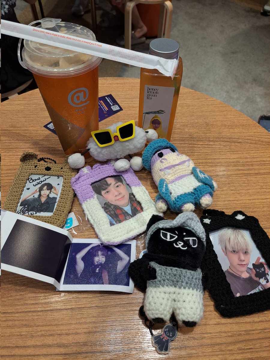 awesomemp3's tweet photo. Walked into 313 Somerset to see N.Flying performing LoL OST medley in front of my eyes before sipping my milk tea 🫢

Anyway thank you @NFlyingSG for the sweet event! 💜

#NFlyingSummerRainCafe #NFlying #엔플라잉 #NFlyinginSG https://t.co/2FWe9XFJNT
