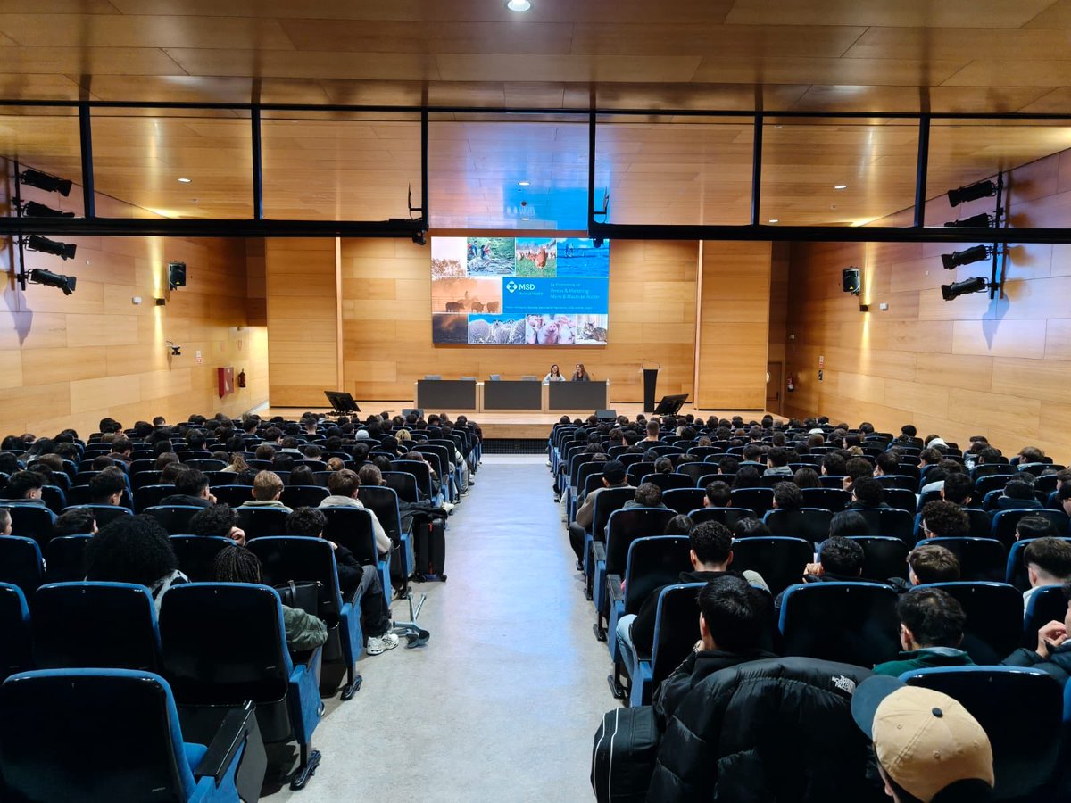 EconomiaUsal's tweet image. 🧡🙌🏻Nos vamos de #Finde con una #enorme #satisfaccion por lo que vivimos ayer en @EconomiaUsal. Unos #Viernes que son #vida, #pasion y mucha #ilusion. Más de 4 #actividades disfrutadas #simultaneamente para los nuestros. Gracias de❤️a todos por ser parte de esta 🏡 y dejar 🐾